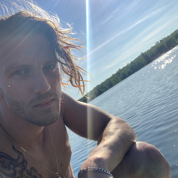 Meet your Posher, Christopher - Picture 1 of 1